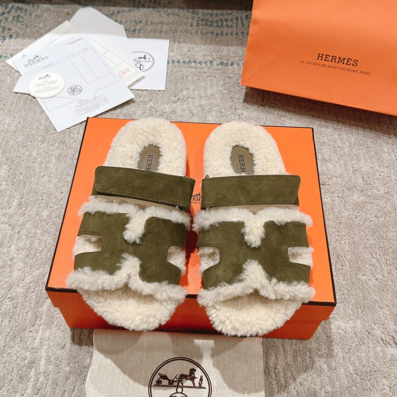 H**mes slippers